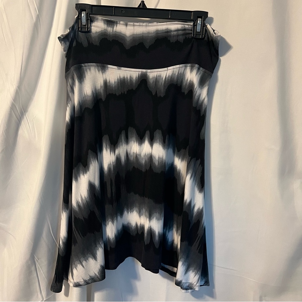 a.n.a Folded Waistband Knit Skirt black & white Surf tie-dye